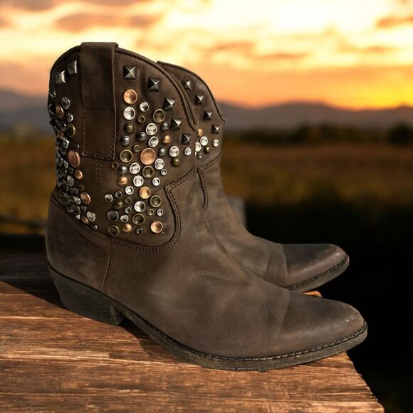 ZiGiny Brown Studded Leather Ankle Cowgirl Boots Womens Size 8.5 Western Rodeo - Picture 1 of 8